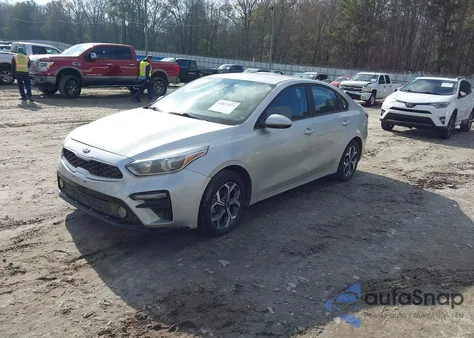 2019 Kia Forte Lxs z USA, uszkodzony, nr VIN 3KPF24AD6KE117721